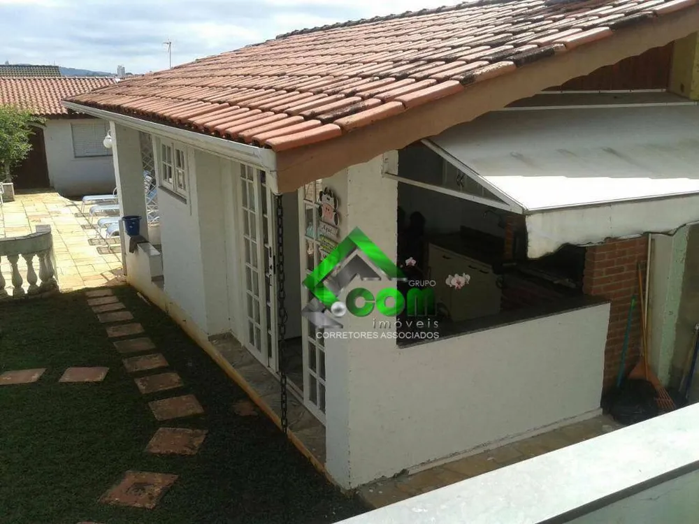 Casa, 4 quartos, 232 m² - Foto 1