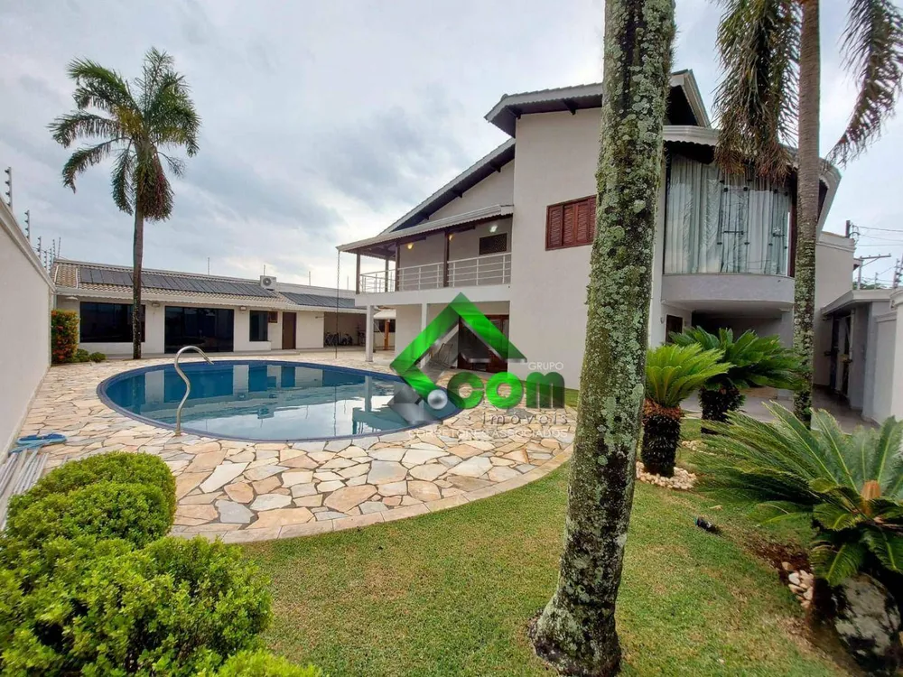 Casa, 3 quartos, 321 m² - Foto 1