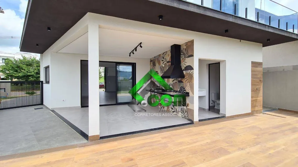 Casa, 3 quartos, 216 m² - Foto 1
