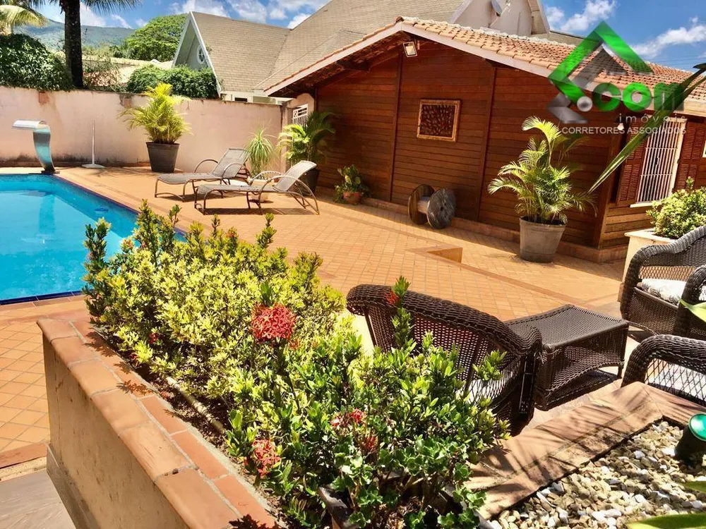Casa, 4 quartos, 260 m² - Foto 1