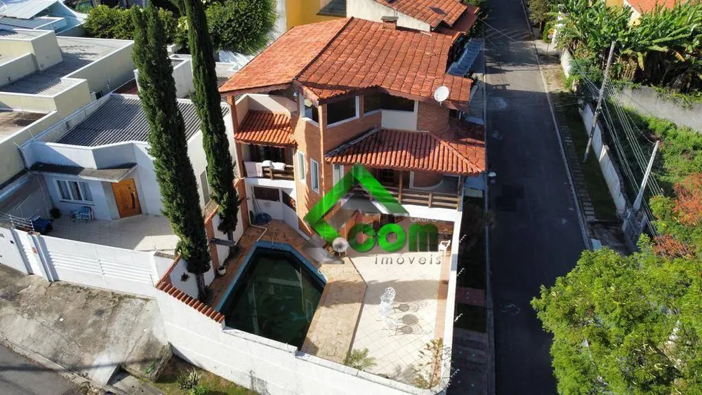 Casa, 3 quartos, 377 m² - Foto 1