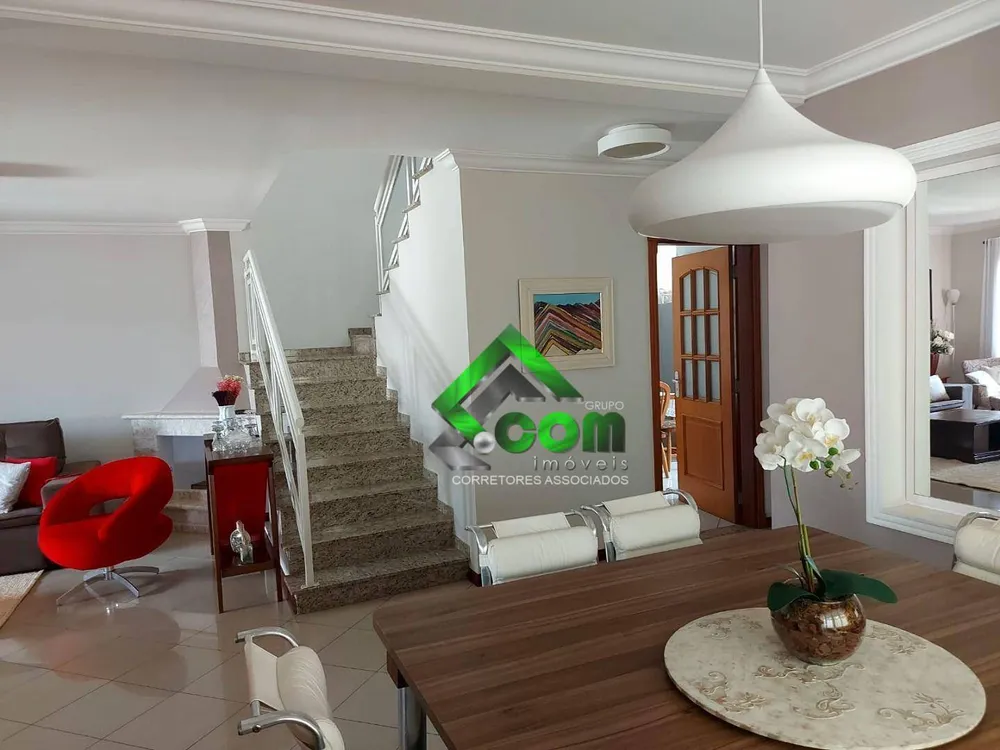 Casa, 4 quartos, 244 m² - Foto 2