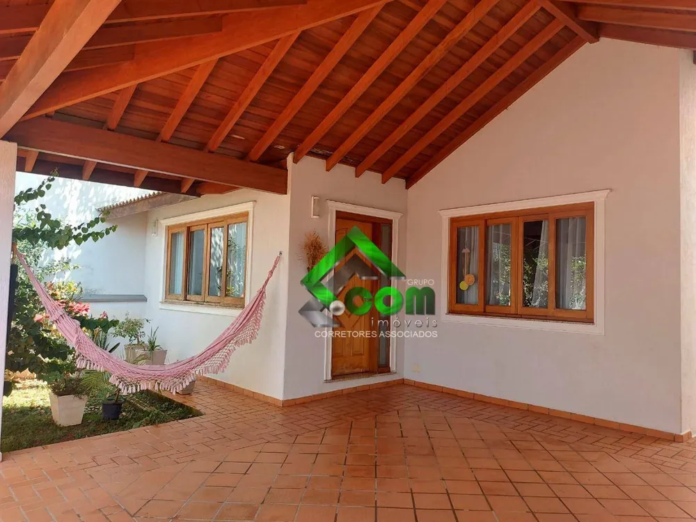 Casa, 4 quartos, 244 m² - Foto 1