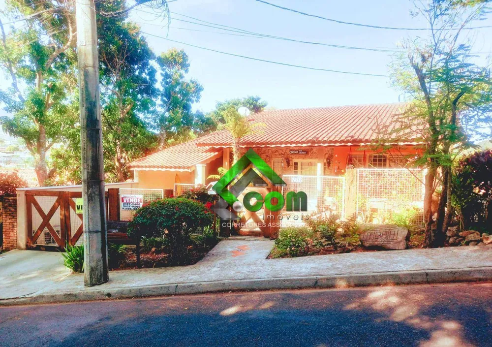 Casa, 4 quartos, 229 m² - Foto 1