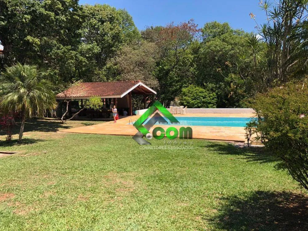 Chácara, 4 quartos, 2340 m² - Foto 1