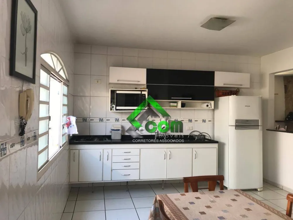 Casa, 3 quartos, 210 m² - Foto 4