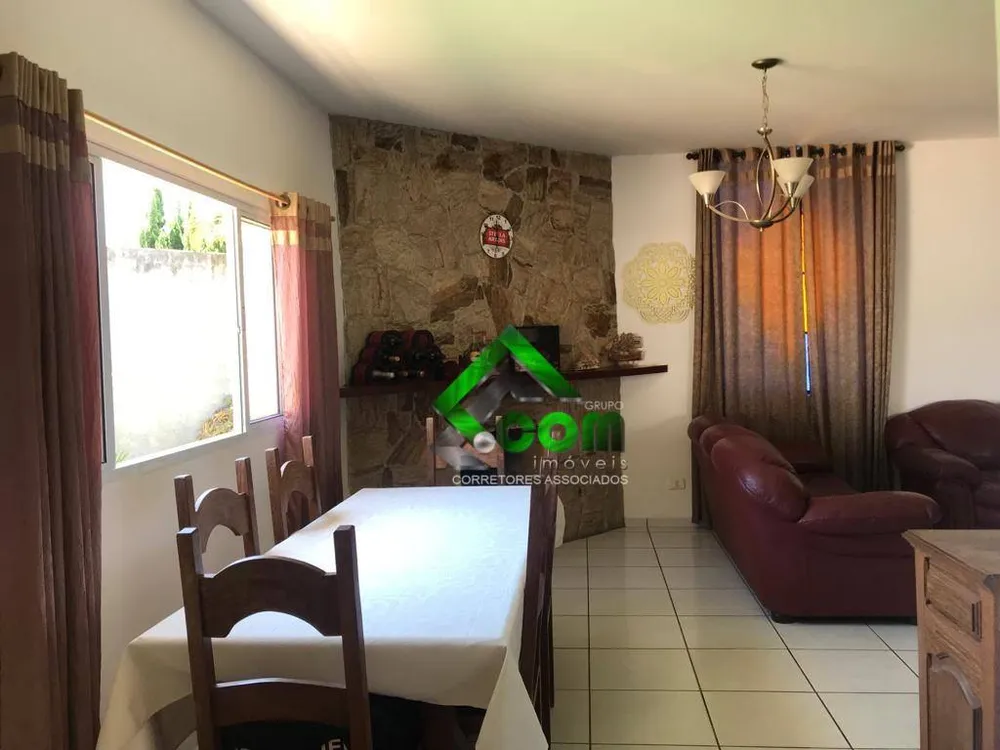 Casa, 3 quartos, 210 m² - Foto 2