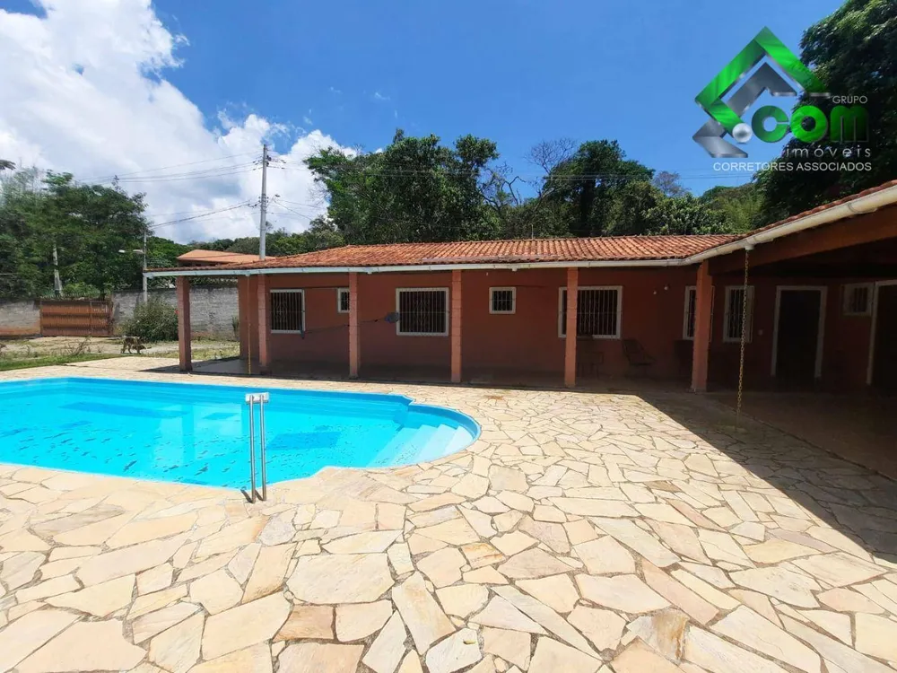 Chácara, 3 quartos, 2500 m² - Foto 1