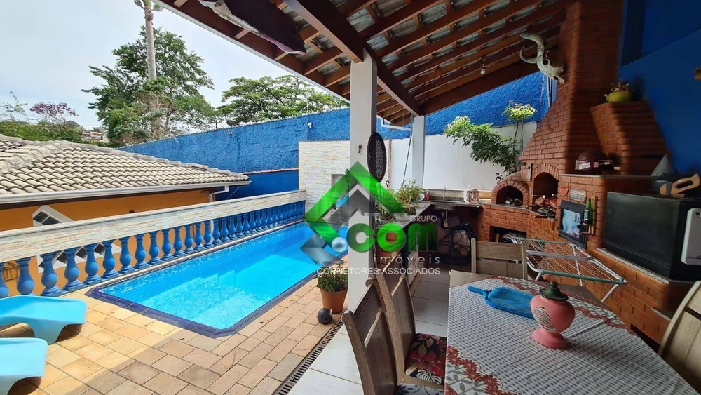 Casa, 3 quartos, 240 m² - Foto 1