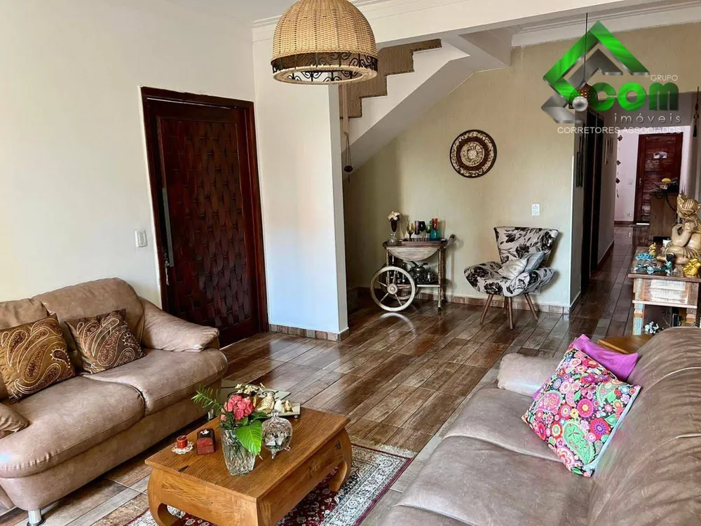 Casa, 4 quartos, 218 m² - Foto 2