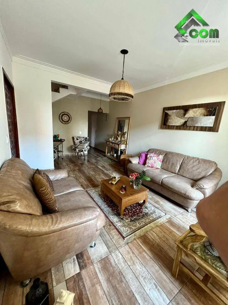 Casa, 4 quartos, 218 m² - Foto 3