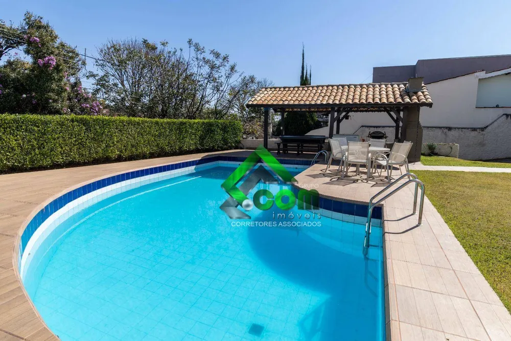 Casa, 3 quartos, 327 m² - Foto 1