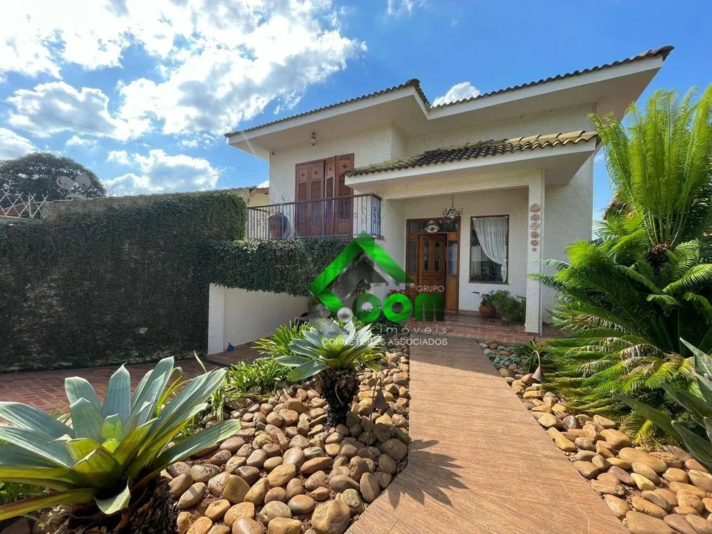 Casa, 3 quartos, 250 m² - Foto 1