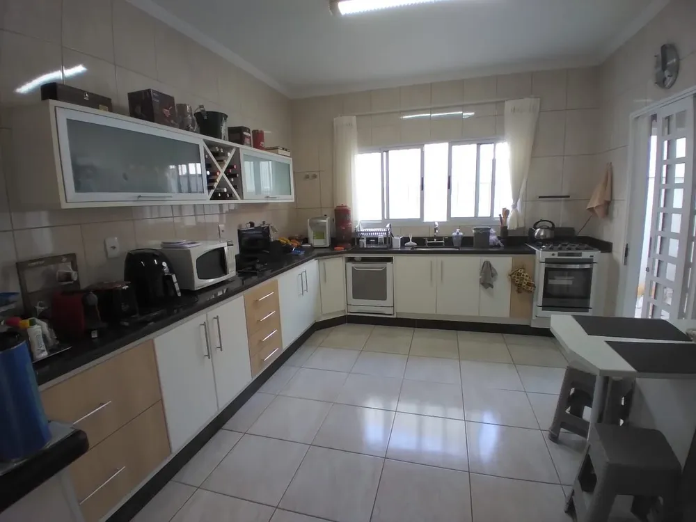 Casa, 5 quartos, 240 m² - Foto 5