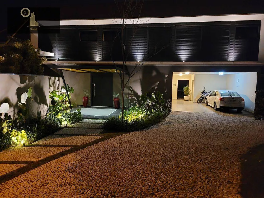 Casa de Condomínio à venda com 4 quartos, 553m² - Foto 1