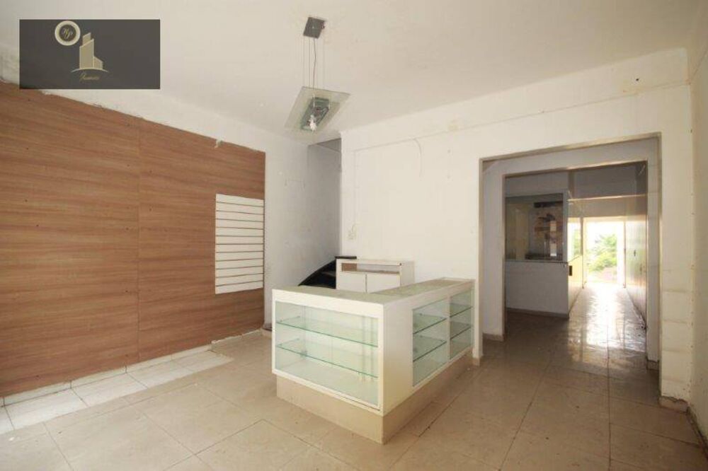 Casa, 9 quartos, 137 m² - Foto 2