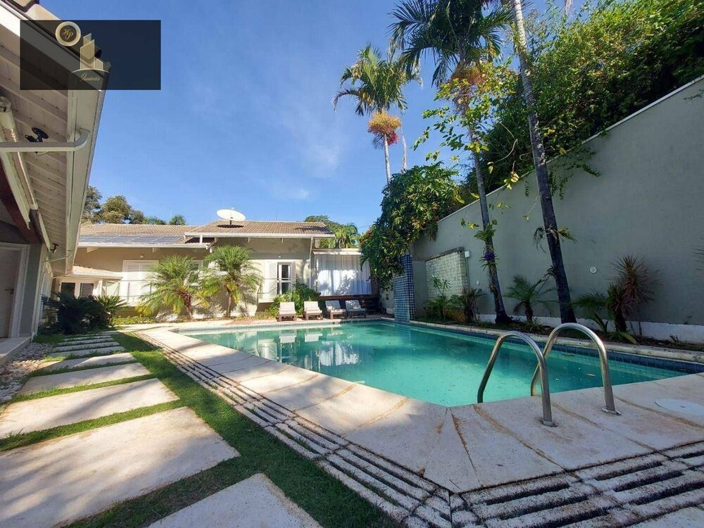Casa de Condomínio para alugar com 4 quartos, 600m² - Foto 1