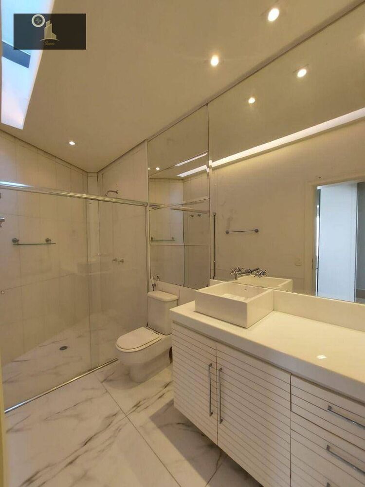 Casa de Condomínio para alugar com 4 quartos, 600m² - Foto 2