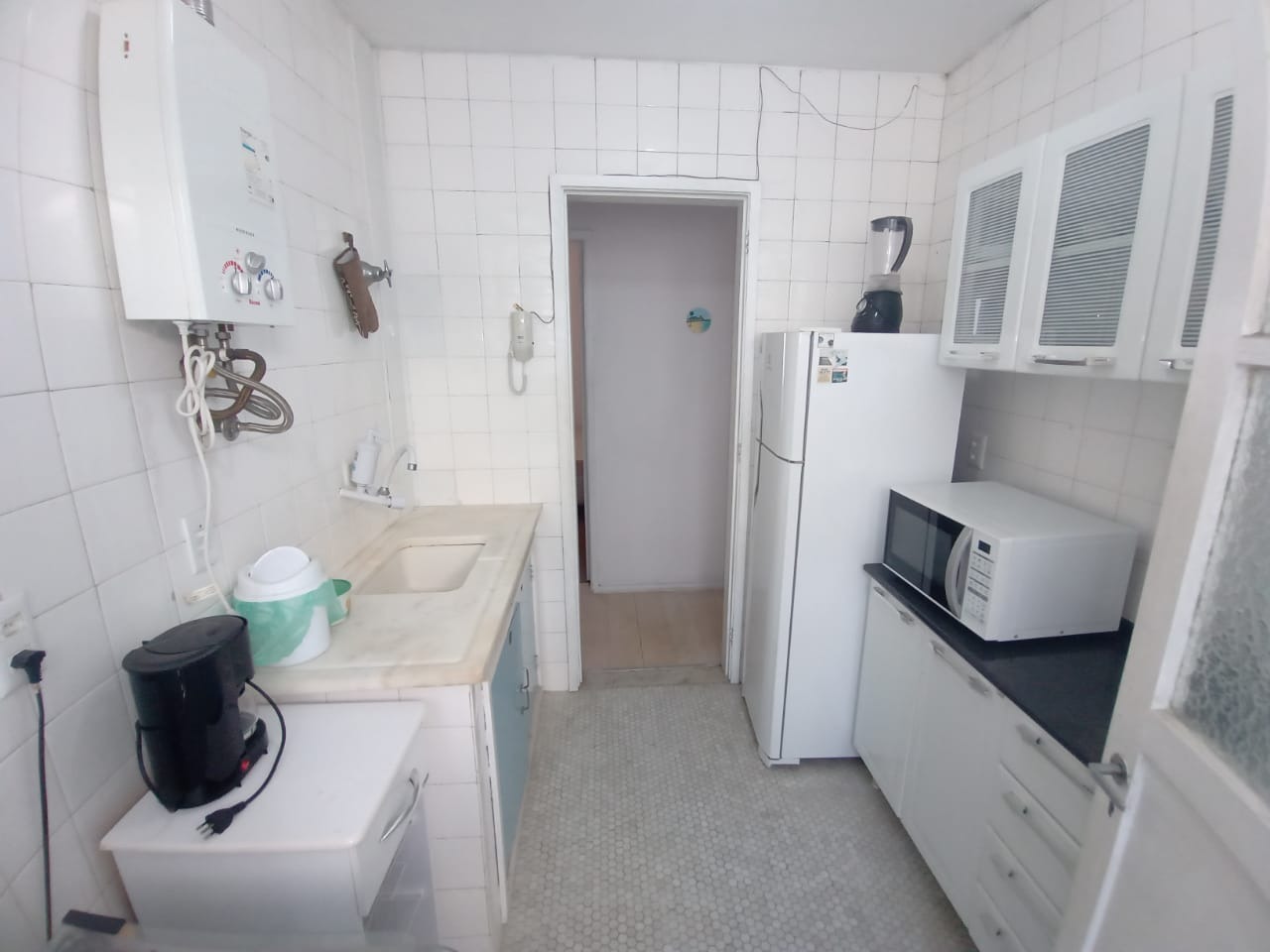 Apartamento à venda com 2 quartos, 63m² - Foto 2