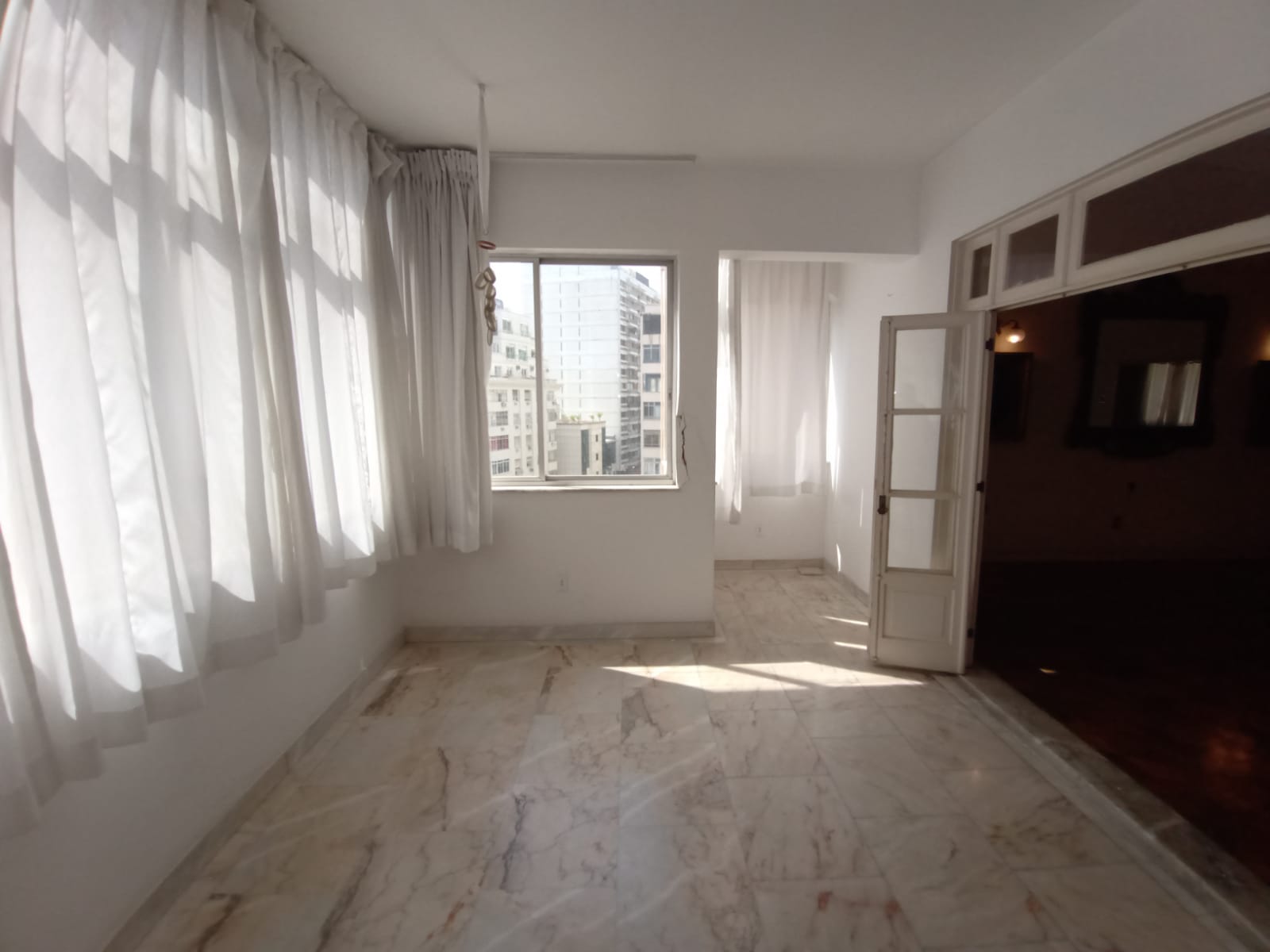 Apartamento à venda com 4 quartos, 300m² - Foto 9