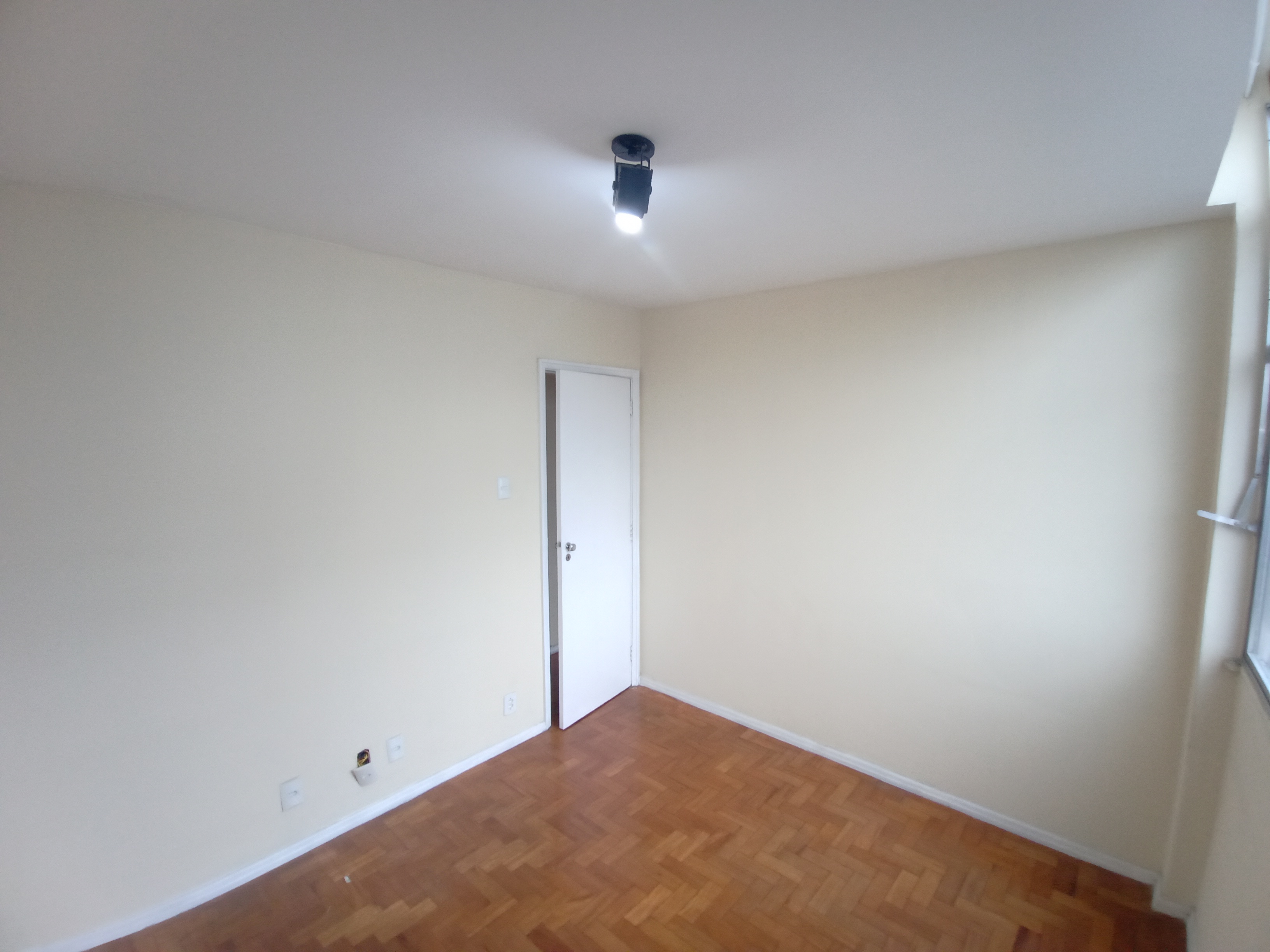 Apartamento à venda com 2 quartos, 62m² - Foto 4