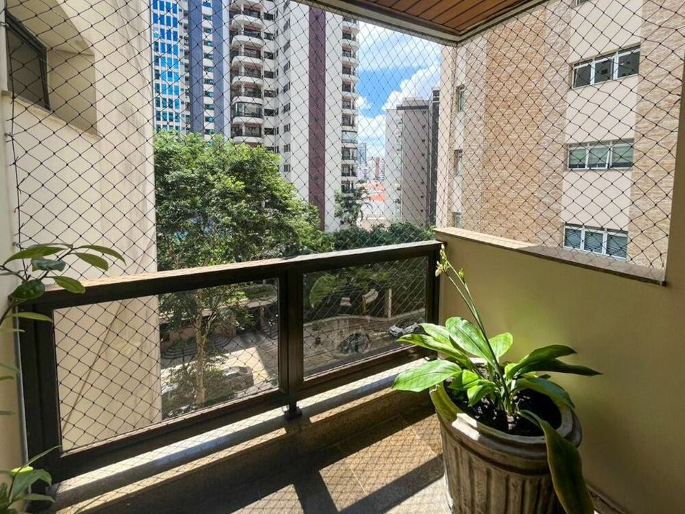 Apartamento à venda com 3 quartos, 189m² - Foto 4