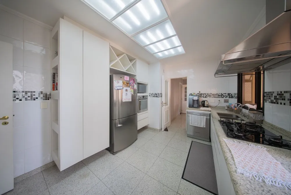 Apartamento, 3 quartos, 246 m² - Foto 1