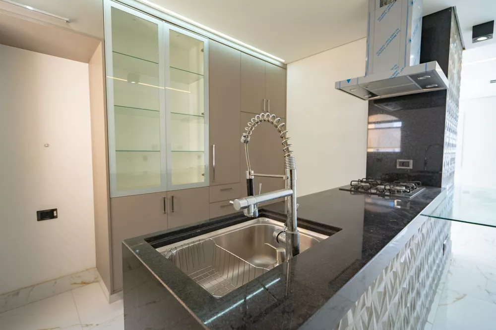 Cobertura, 3 quartos, 250 m² - Foto 1