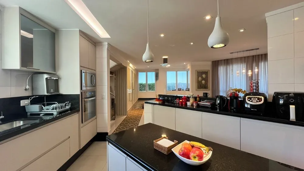 Cobertura, 3 quartos, 185 m² - Foto 2