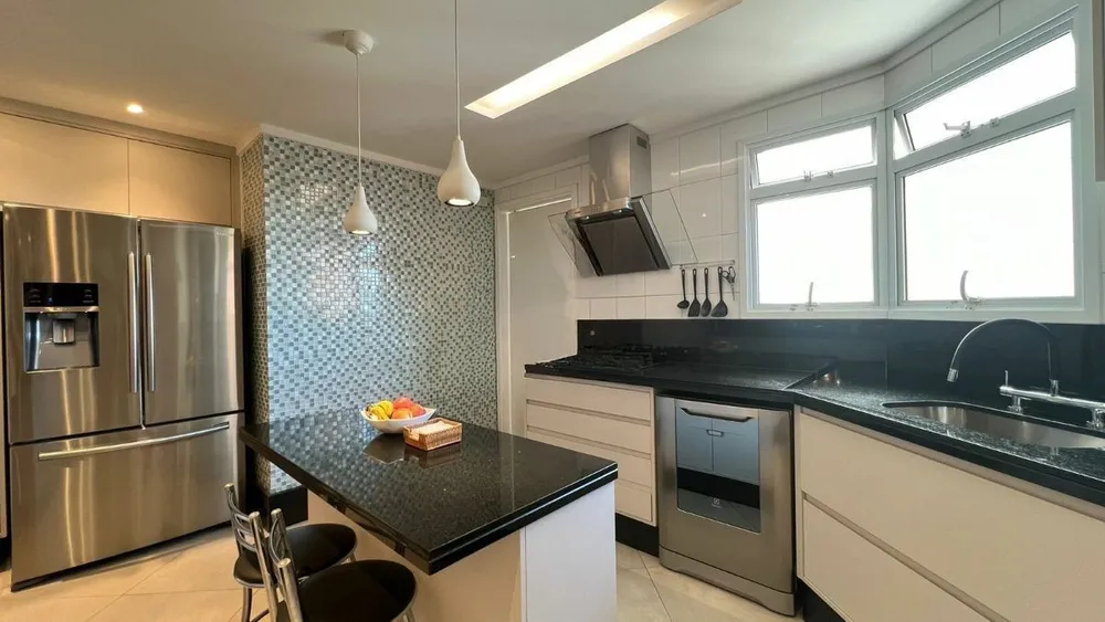 Cobertura, 3 quartos, 185 m² - Foto 1