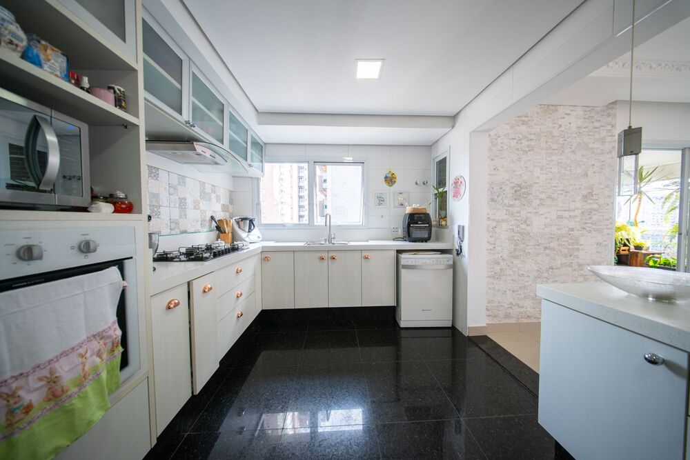 Apartamento à venda com 3 quartos, 180m² - Foto 10