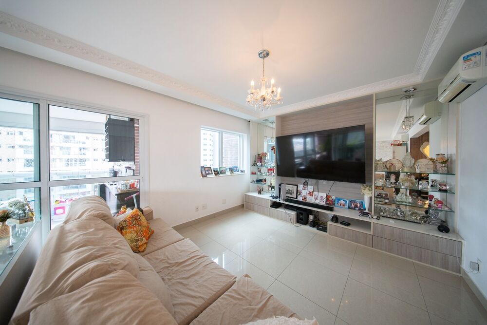 Apartamento à venda com 3 quartos, 180m² - Foto 2