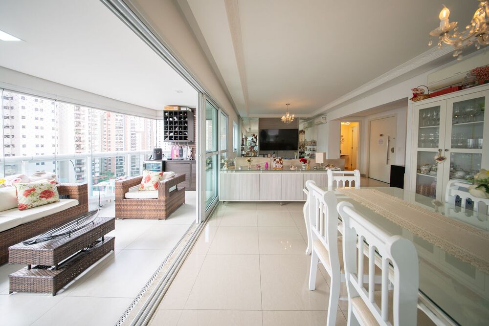 Apartamento à venda com 3 quartos, 180m² - Foto 4
