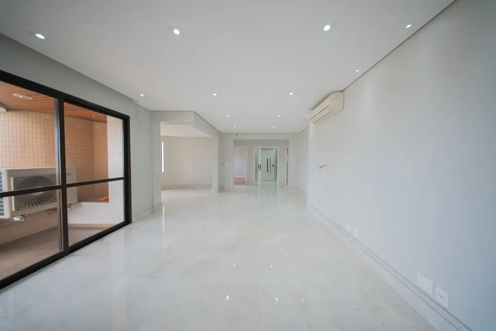 Apartamento, 3 quartos, 246 m² - Foto 1