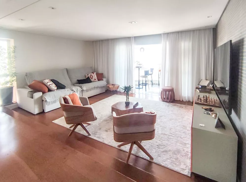 Apartamento à venda com 3 quartos, 147m² - Foto 1