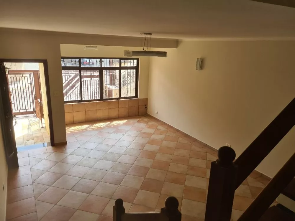 Sobrado à venda com 3 quartos, 197m² - Foto 2