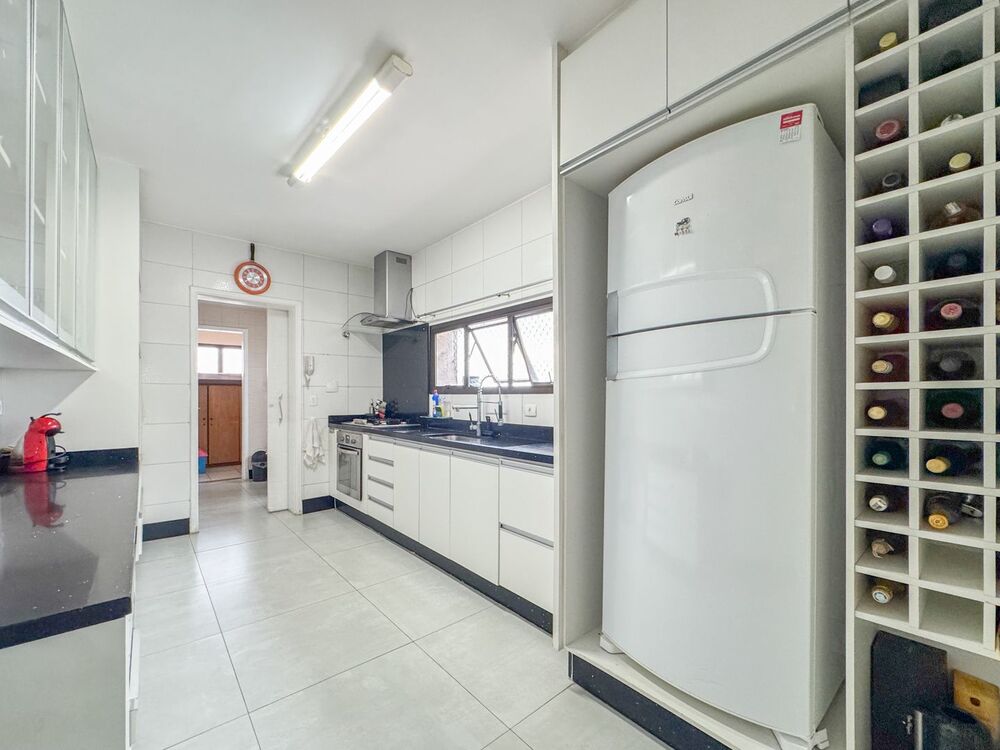 Apartamento à venda com 3 quartos, 125m² - Foto 1