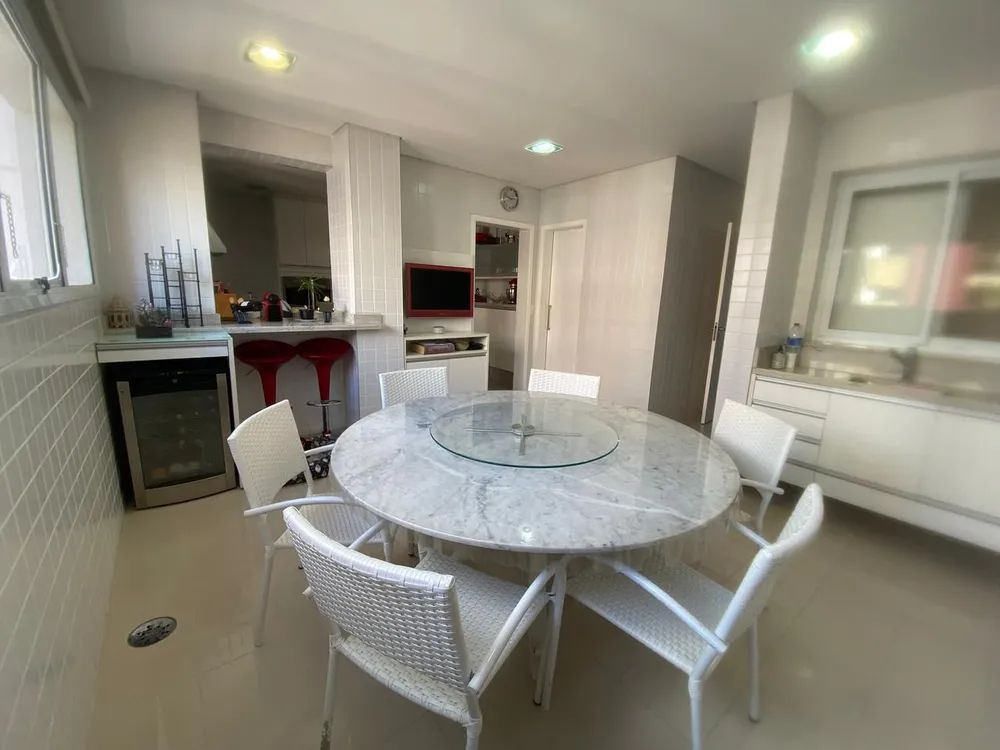 Apartamento, 4 quartos, 224 m² - Foto 2