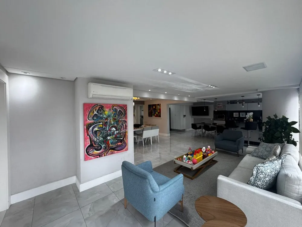 Apartamento, 3 quartos, 242 m² - Foto 1