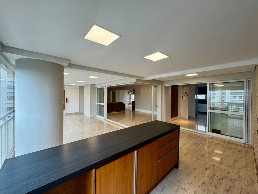 Apartamento, 3 quartos, 242 m² - Foto 3