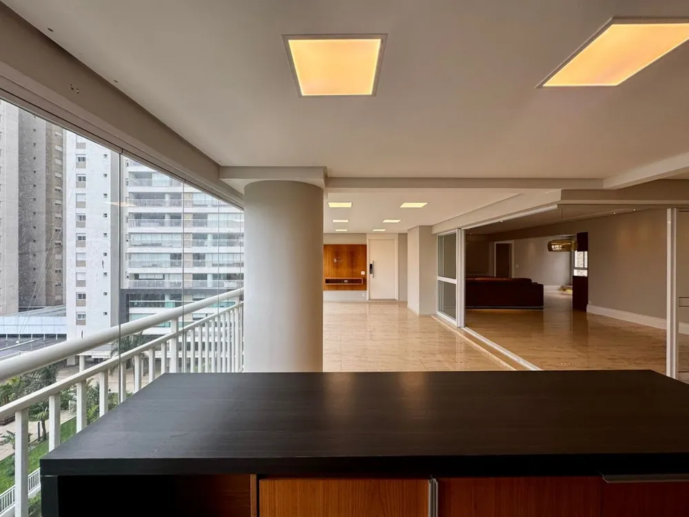 Apartamento, 3 quartos, 242 m² - Foto 10