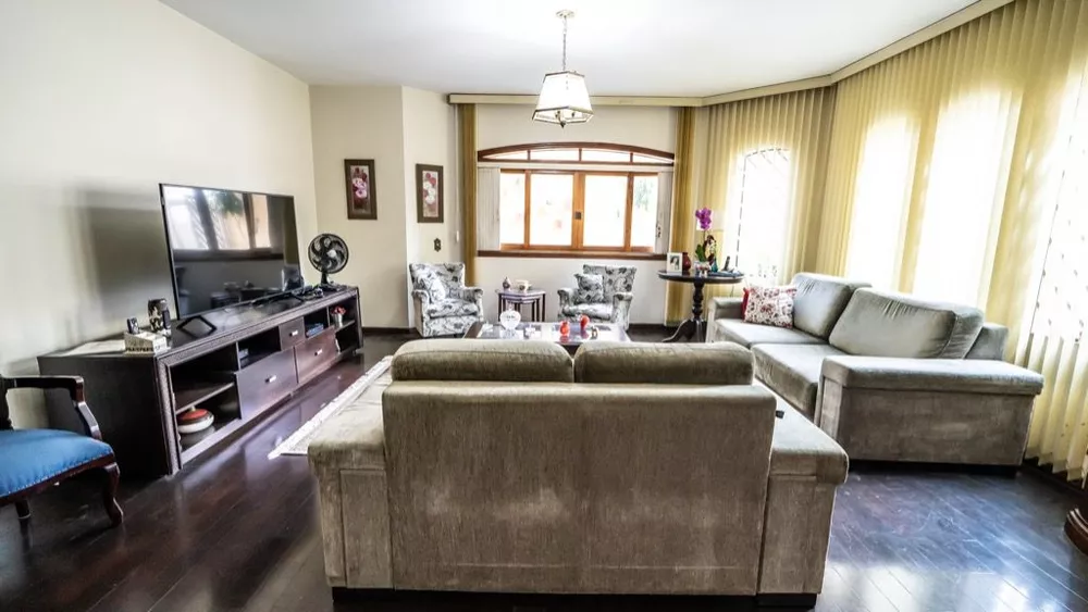 Sobrado, 6 quartos, 381 m² - Foto 1
