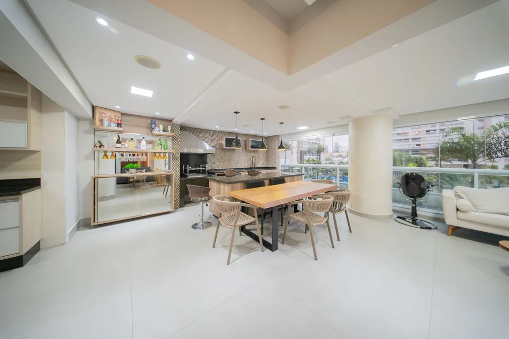 Apartamento, 3 quartos, 242 m² - Foto 2