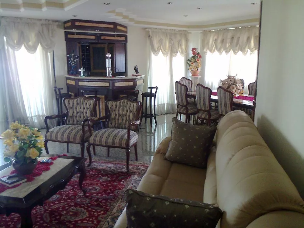 Apartamento à venda com 3 quartos, 202m² - Foto 1
