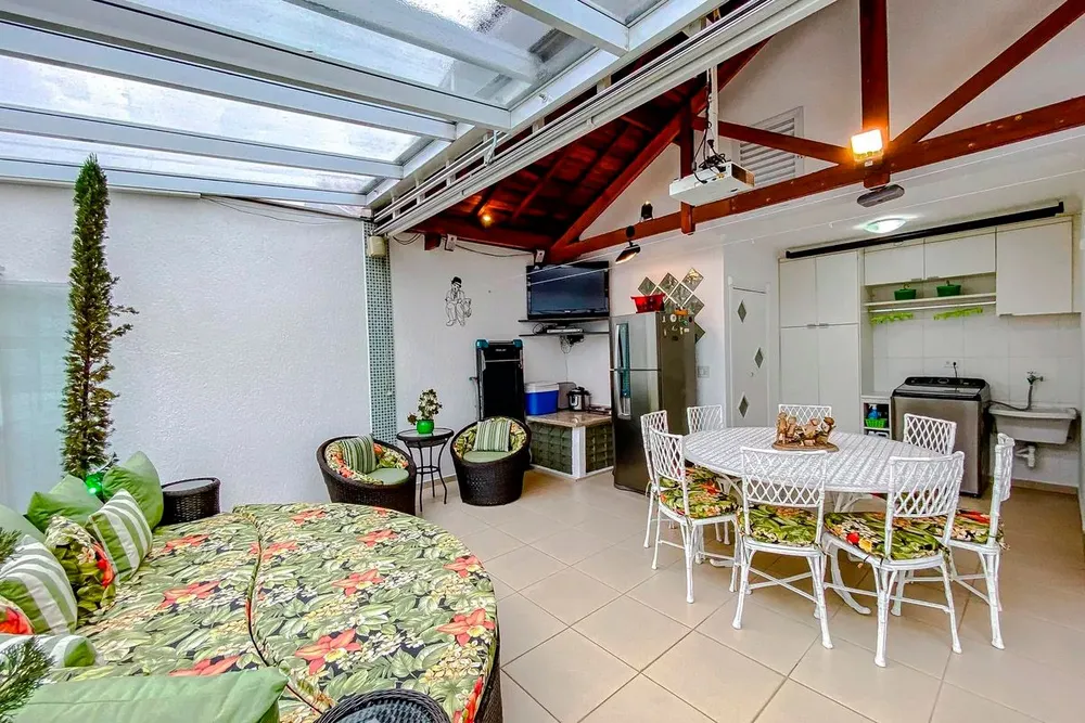 Sobrado, 3 quartos, 252 m² - Foto 2