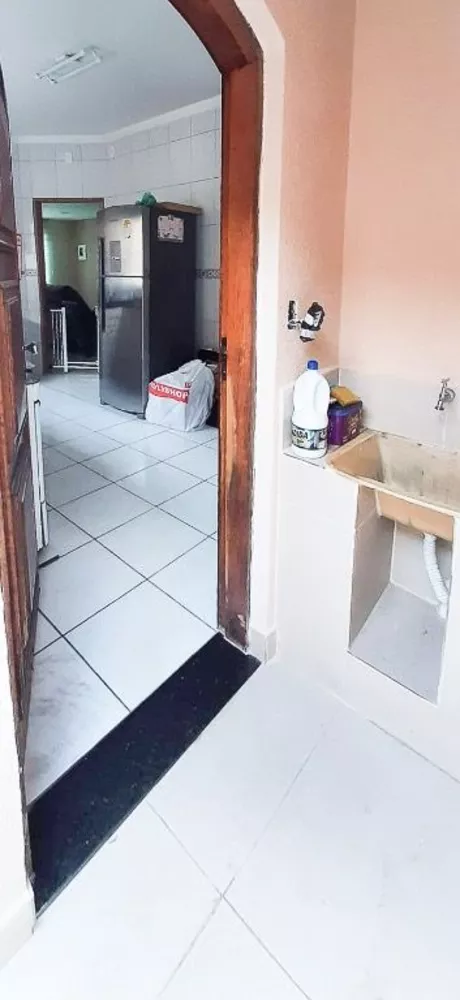 Casa à venda com 3 quartos, 300m² - Foto 3