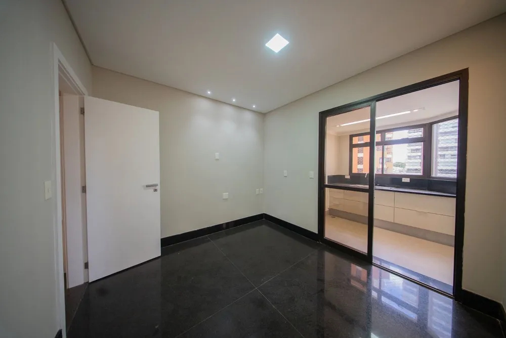 Apartamento, 3 quartos, 246 m² - Foto 4