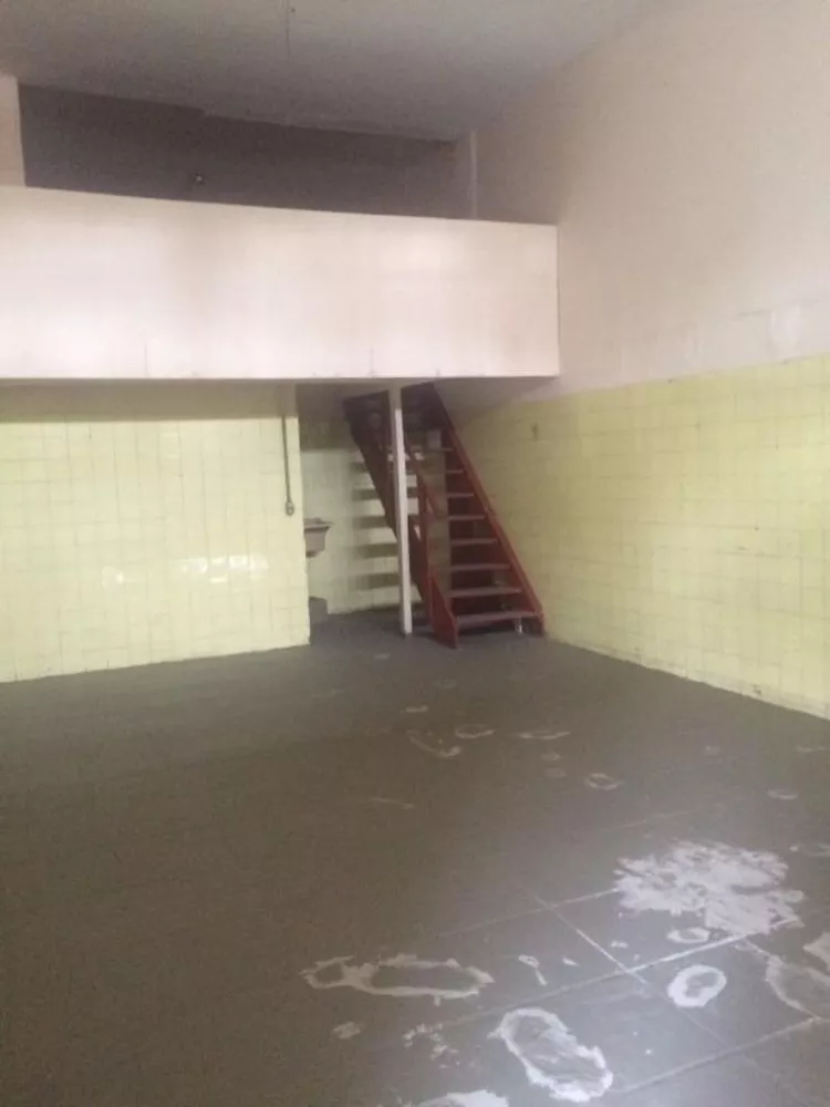 Sobrado para alugar com 4 quartos, 100m² - Foto 2