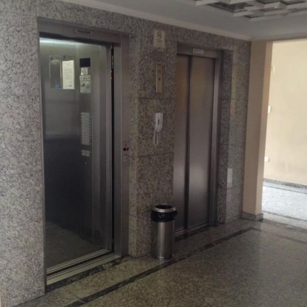 Apartamento à venda com 3 quartos, 74m² - Foto 4