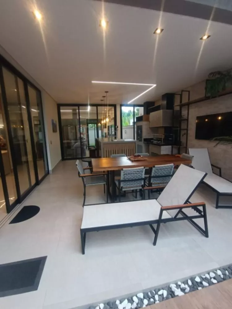 Sobrado à venda com 5 quartos, 321m² - Foto 4